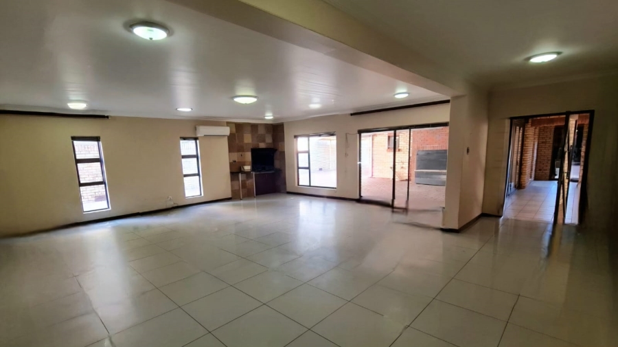 3 Bedroom Property for Sale in Langenhovenpark Free State